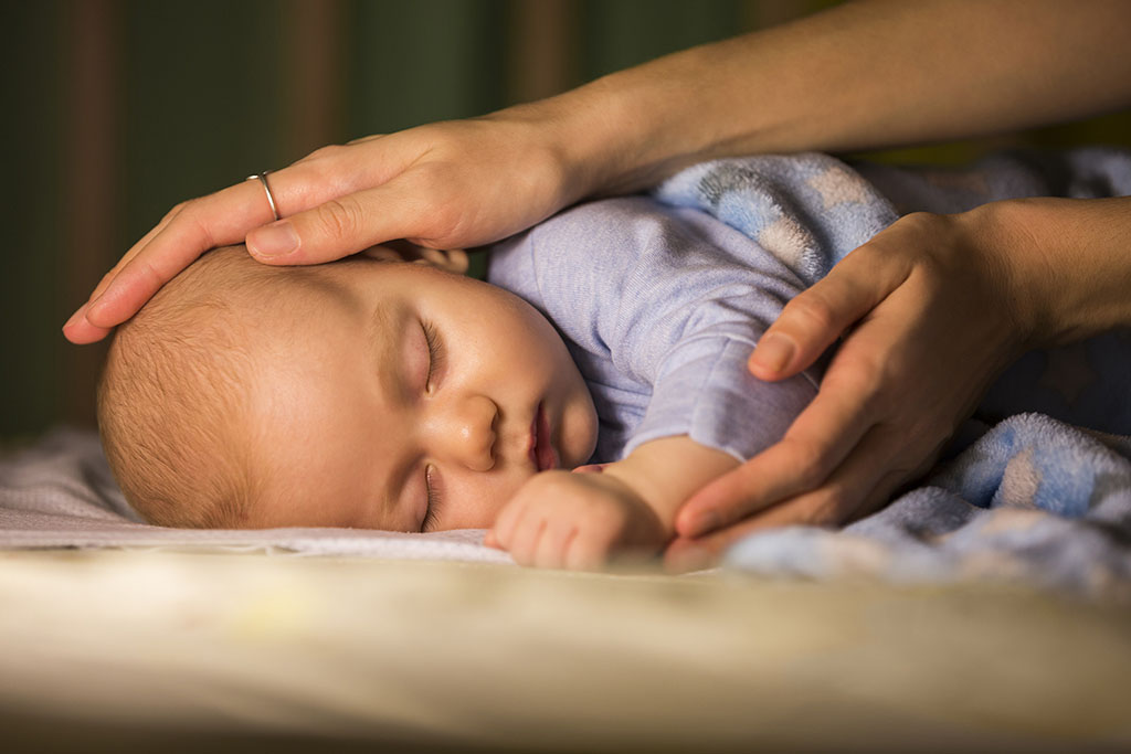 Tạo cho bé một giấc ngủ tốt giúp bé mau tăng cân